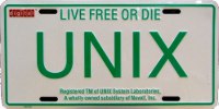 Licence plate with  UNIX  written, subtitle  live free or die 
